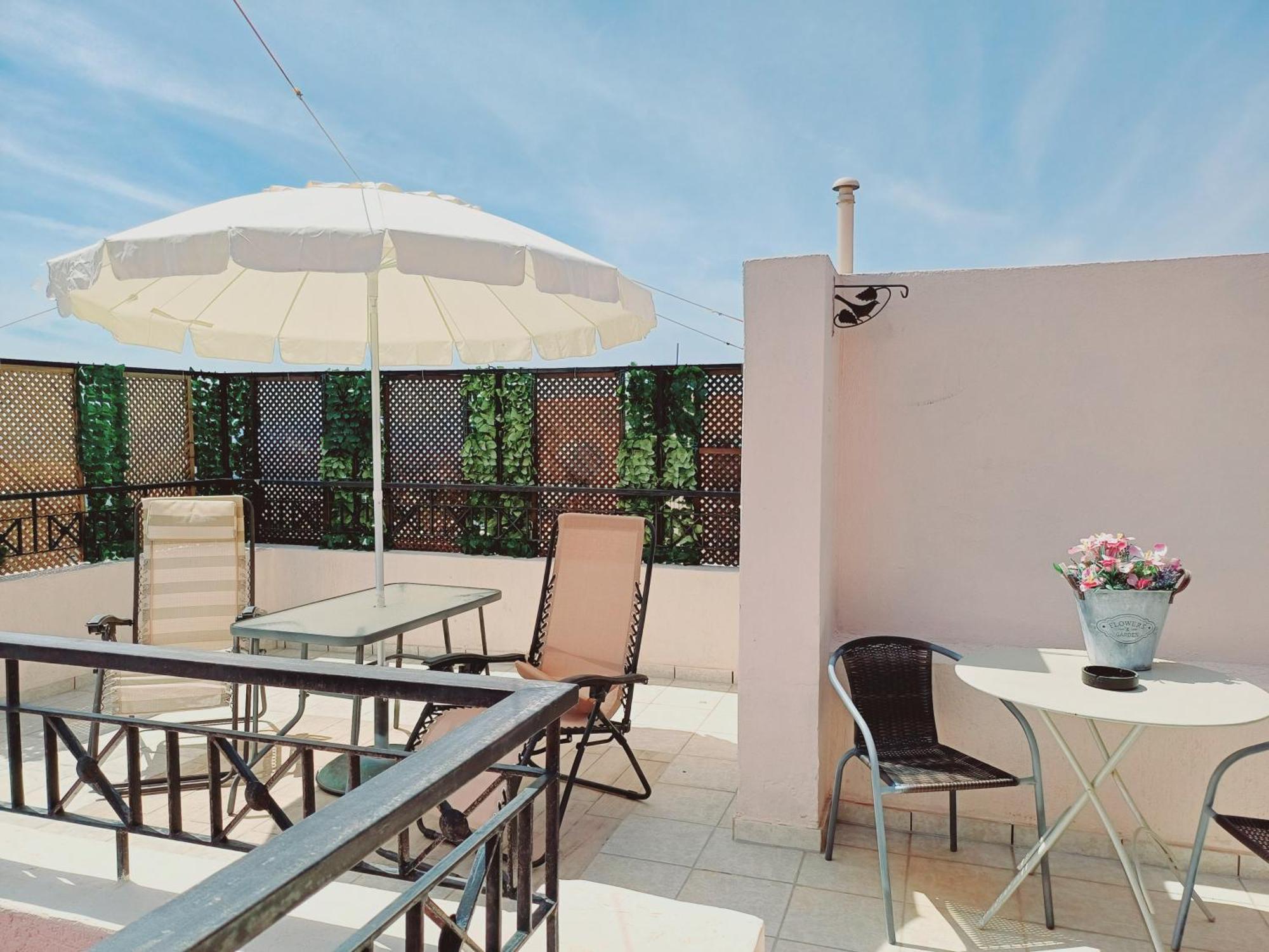 Cozy Loft 360O View Of Athens Apartment Bilik gambar